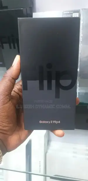 New Samsung Galaxy Z Flip4 256 GB