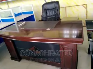 Quality Executive Wooden Office Table With Drawers. 