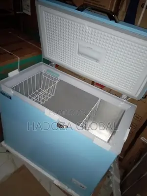 The Scanfrost Chest Freezer SFL250 Features a Super Cooling