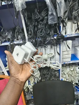 Foreign Used Macbook Chargers, 45wtts.