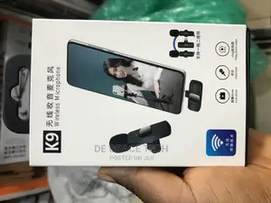 Dual Wireless Microphone for Apple Light