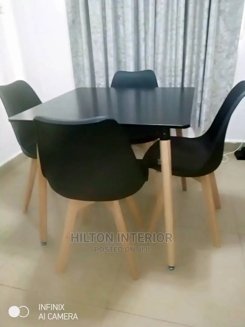 Tush Dining Table