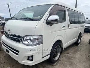 Toyota Grand HiAce 2015 White