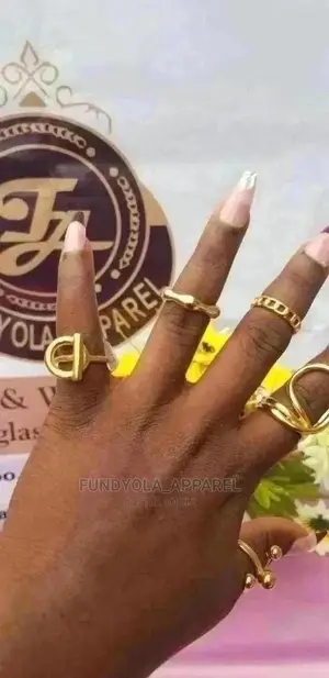 Female Chunky Titanium Ringy