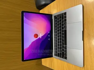 Laptop Apple MacBook Pro 2018 16GB Intel Core I7 SSD 512GB