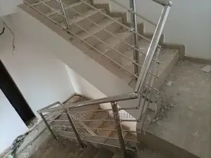 Silver Railing Design With Lovely Flexible Joint