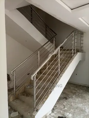 Simple but Luxury Hand Rail Design