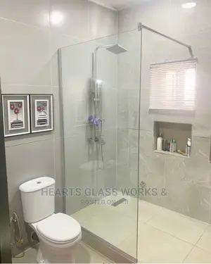 Shower Enclosure Installed With 10mm Tempered