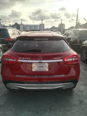 Mercedes-Benz GLA 250 2015 Red