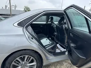 Toyota Camry SE 4dr Sedan (2.5L 4cyl 6A) 2015 Silver