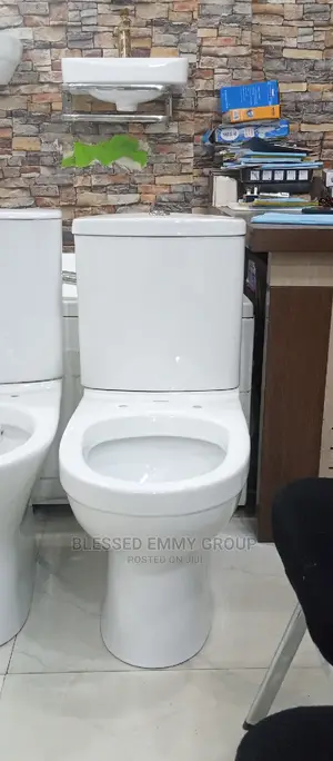 Normal Shape WC Set With the Wash Hand Basin