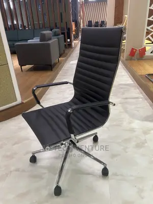 Luxury Executive Adjustable Swivel Mesh Office Chair.