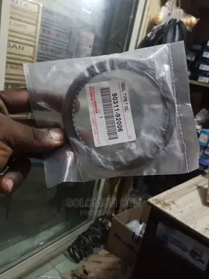 Engine Oil Toyota Camry 010 Model