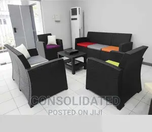 Self Assembly Plastic 7 Seater Set