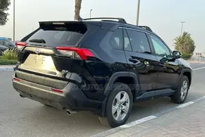 Toyota RAV4 XLE Premium 2021 Black