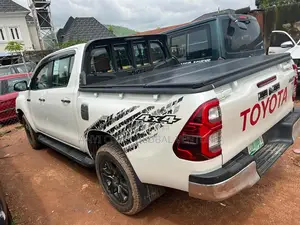 Hilux Cover Model 2015 Fiber Folding