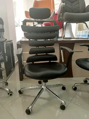 Quality Executive Adjustable Swivel Leather Office Chair.
