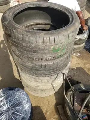 275 40 20 Tokunbo Tyre