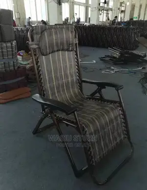 Zero Gravity Relax Recliner Chair With Headrest