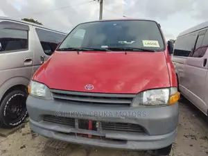 Toyota HiAce 2002 Red