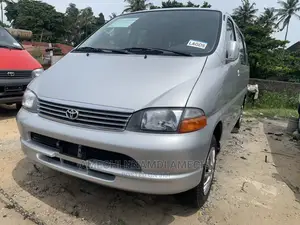 Toyota HiAce 2005 Silver