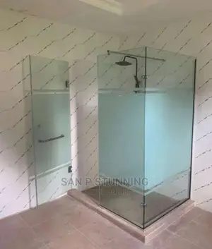 Luxury Privacy Shower Cubicle With Hinhe Door.