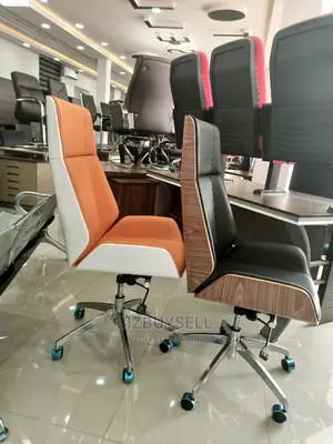 Quality Executive Adjustable Swivel Leather Office Chair.