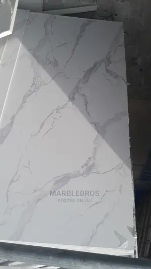MB. Marble Stone Gold Cracks