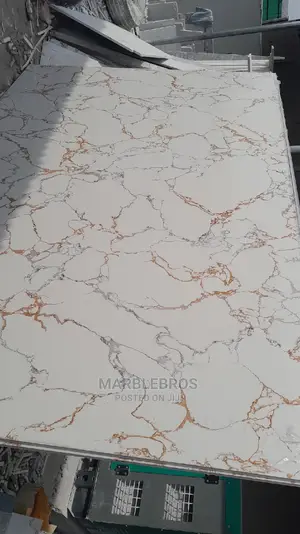 MB. Marble Stone Gold Cracks