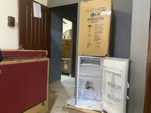 LG Ice- Maker Refrigerator Gc-131 Silver Available
