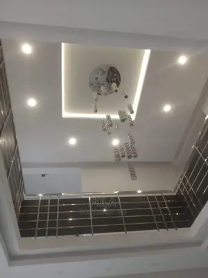 Drywall /Wall Partition With Screeding