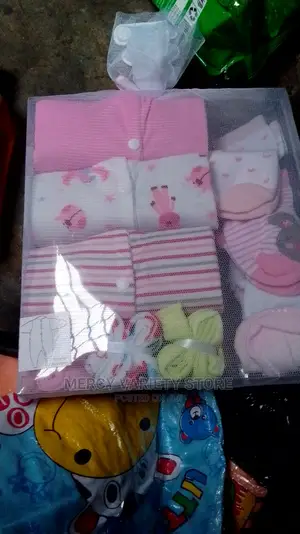 9pieces Unisex Newborn Gift Pack
