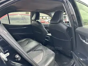 Toyota Camry SE (2.5L 4cyl 8A) 2019 Black