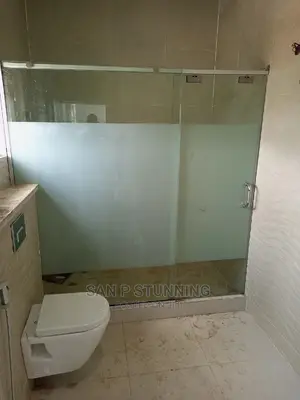 Windy Shower Cubicle Design With Frozen Glass