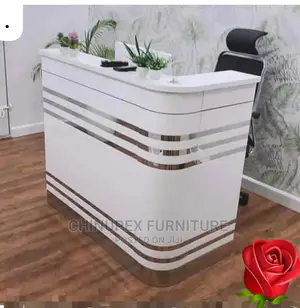 White Receptionist Table / Desk