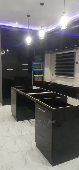 Quality Glossy Kitchen Cabinet