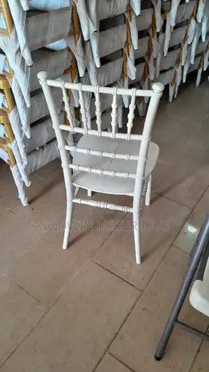 Plastic Chiavari Chairs
