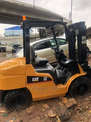 3tons Caterpillar Forklift,
