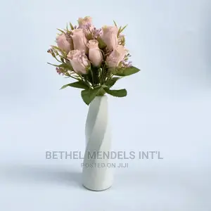 Aesthetic Plastic Tabletop Flower Vases for Sales in Lagos