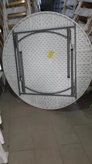 5 Feet Round Table