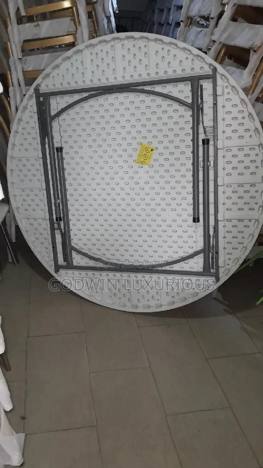 5 Feet Round Table