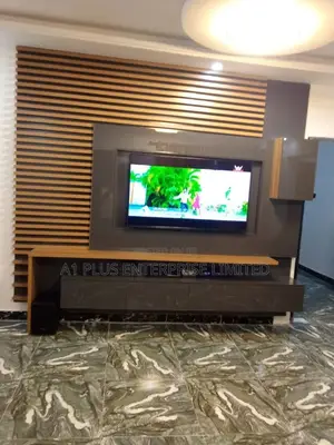 Recessed Tv Wall Cladding H2.7mxw2.7m With Horizontal Strips