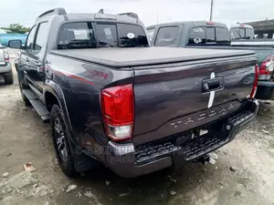Toyota Tacoma Limited 2018 Gray