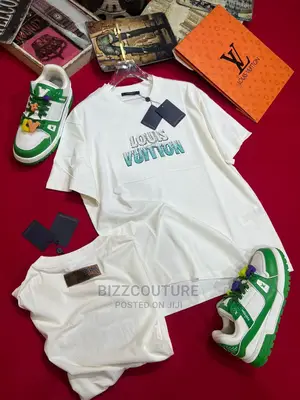 Original LOUIS VUITTON T-Shirts Available in Store