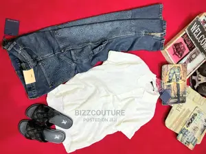Original LOUIS VUITTON T-Shirts Available in Store