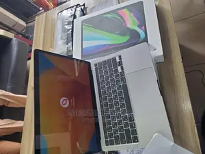 Laptop Apple MacBook Pro 2022 M2 8GB Apple M2 SSD 512GB