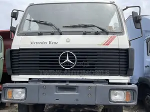 Mercedes-Benz 1722 Tipper