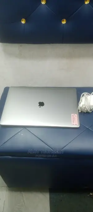 Laptop Apple MacBook Pro 2019 16GB Intel Core i9 SSD 1T