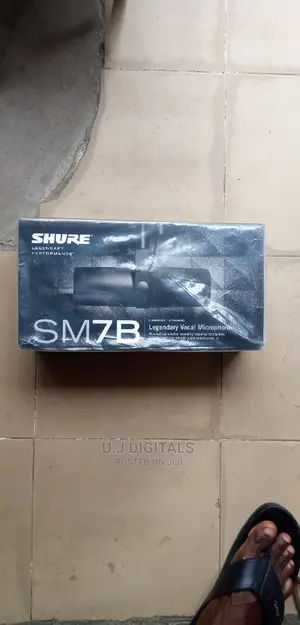 SHURE SM7B Vocal Microphone