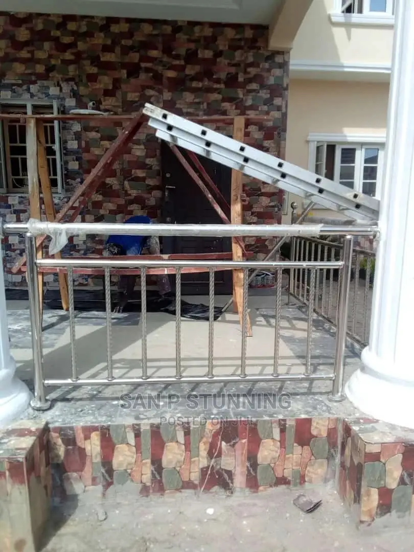 Conjoined Railing Design With Strength